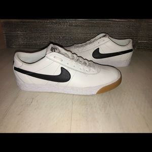 NWT !! NIKE UNISEX SB BRUIN ZOOM PRM SE !!!